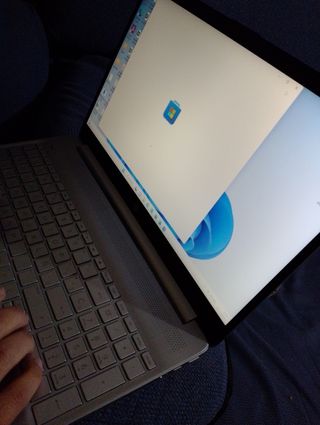 ordenador hp nuevo abierto solo para hacer fotos