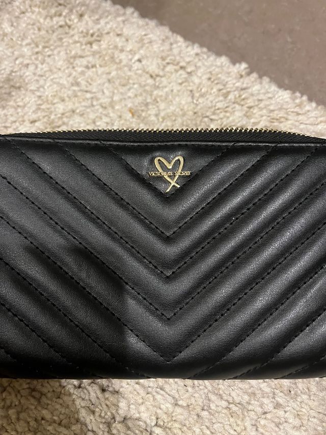 Monedero negro Victoria's Secret