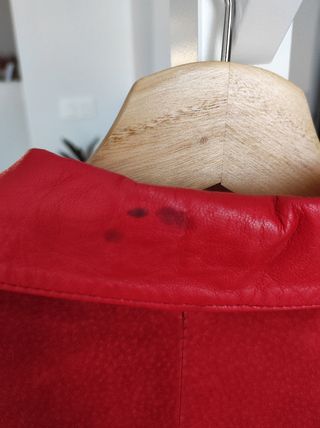 Abrigo rojo,tipo gabardina,piel verdadera,vintage
