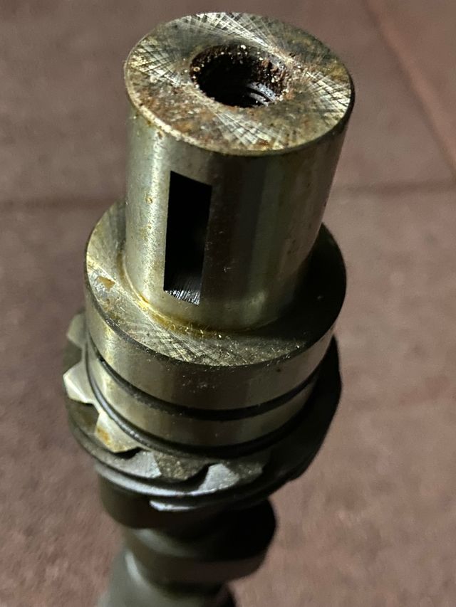 ÁRBOL-EJE DE LEVAS COMPETICIÓN SEAT 124 y 1.430 cc