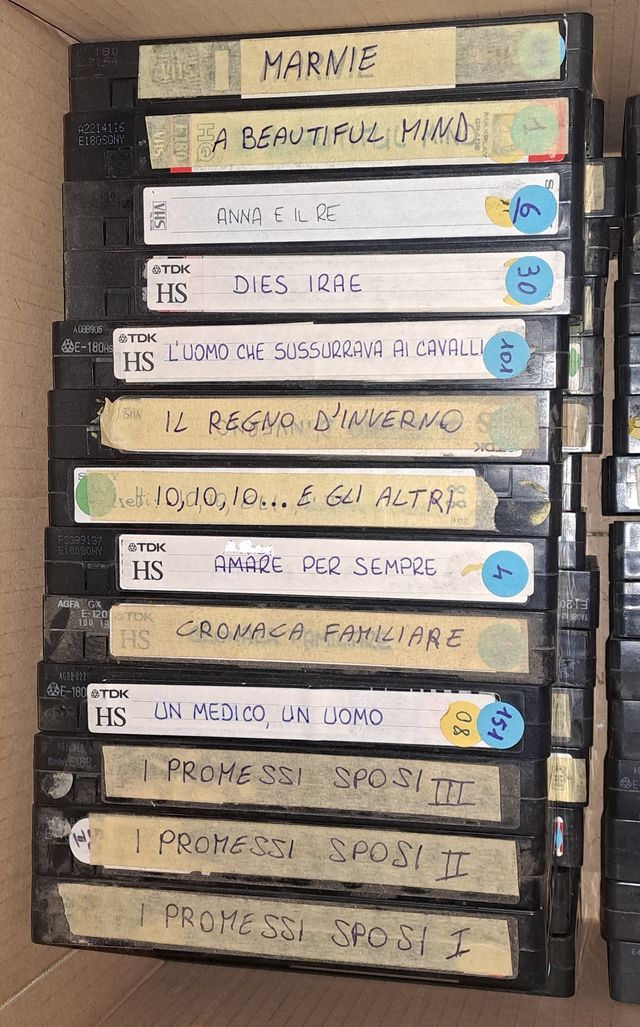 Film videocassette VHS registrate dalla TV