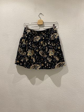 Falda corta Stradivarius 