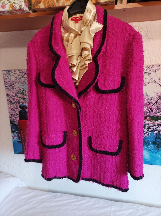 chaqueta estiló Chanel