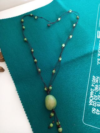 Collar, colgante tonos verdes