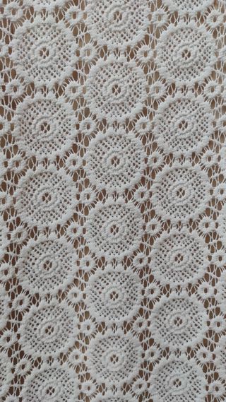 Vestido de encaje de guipur. Talla 48.