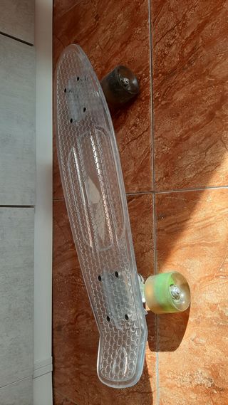 Monopatín pequeño con luces