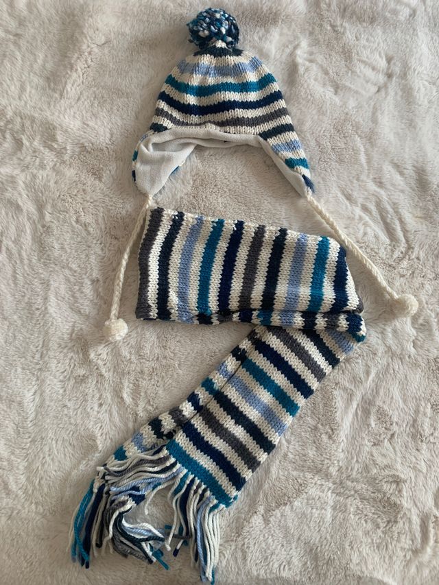 Gorro y bufanda rayas