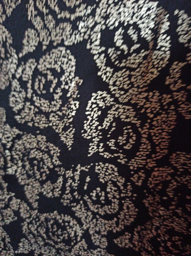 vestido fiesta negro y rosas doradas