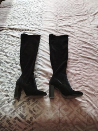 botas altas negras terciopelo 