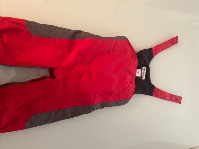 Conjunto cazadora y peto Columbia. Talla 2