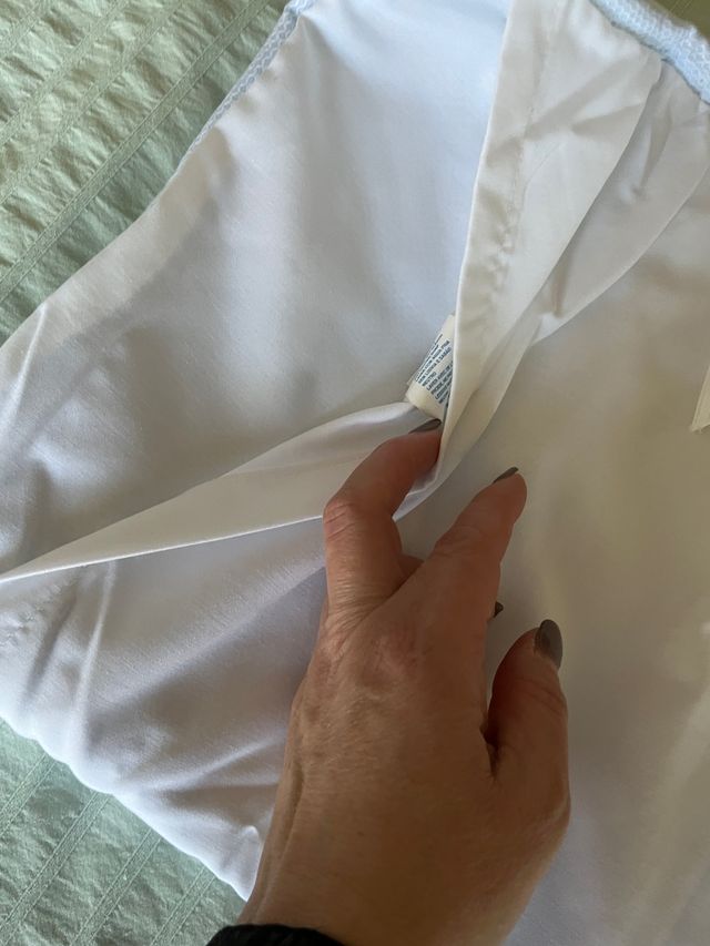 Colcha y protector de cuna marca Uzturre