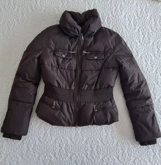 Anorak corto marrón Purificación García.