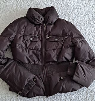 Anorak corto marrón Purificación García.