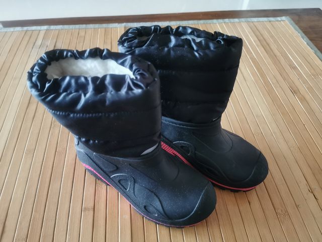 nieve: botas T. 29-30, guantes 8 años y gafas