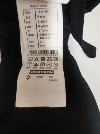 nieve: botas T. 29-30, guantes 8 años y gafas