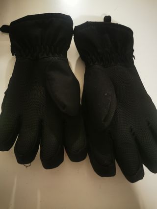 nieve: botas T. 29-30, guantes 8 años y gafas
