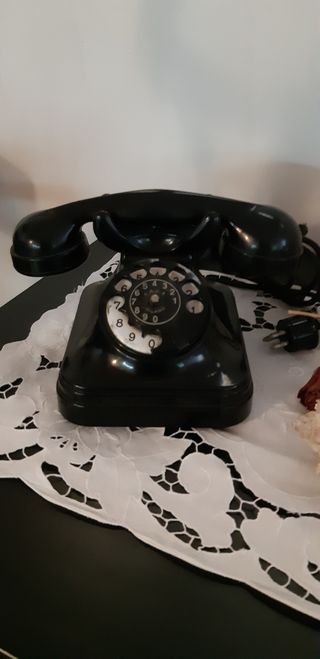 Telefono a disco in bachelite nera anni 30