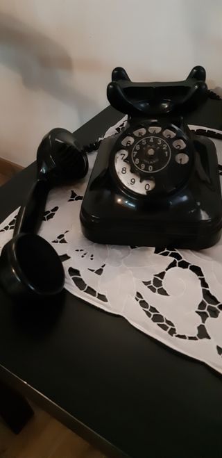 Telefono a disco in bachelite nera anni 30