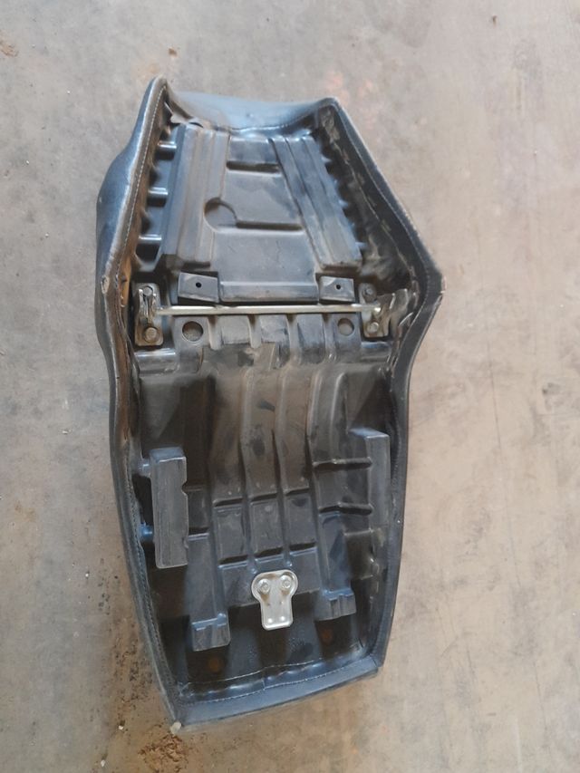 Sella speciale Yamaha SR250