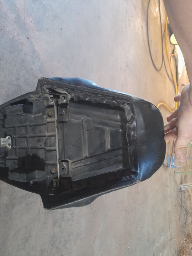 Sella speciale Yamaha SR250