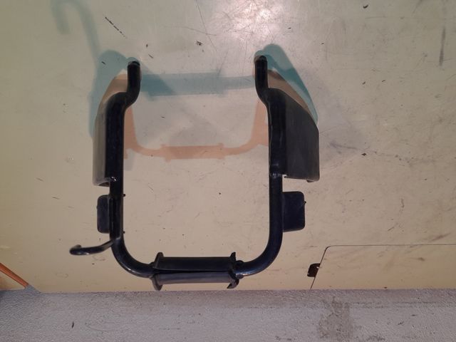 Staffa speciale per fari Yamaha SR250