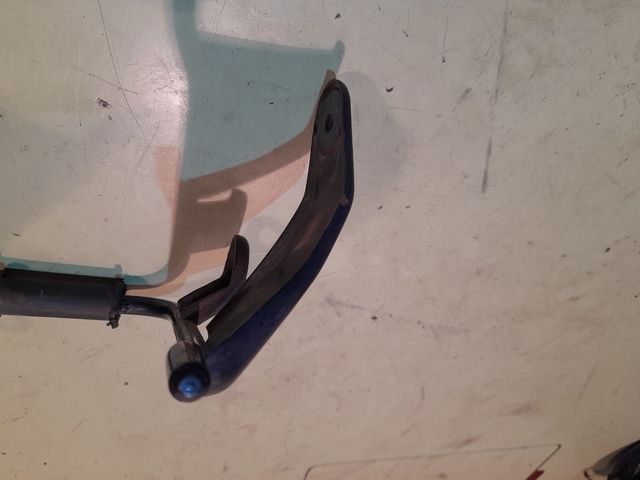 Staffa speciale per fari Yamaha SR250