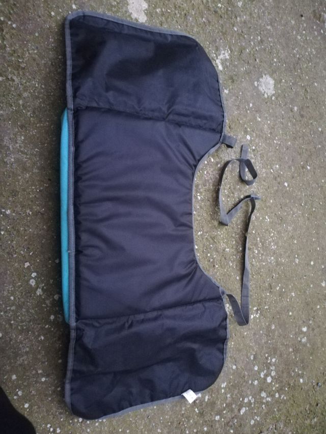 Vendo mesita de ropa para niños o niñas