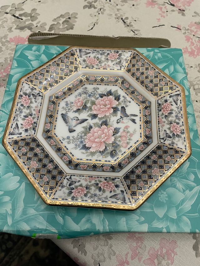 NUOVO PIATTO GIAPPONESE IN PORCELLANA FINE