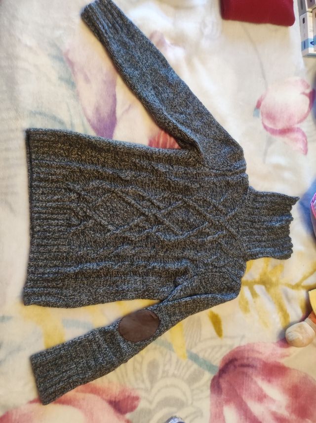 Jersey cuello alto gris. XL. Pilar Prieto