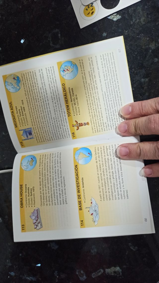 Globo politico ilustrado e iluminado