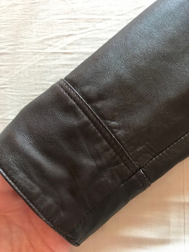 Cazadora de piel de mujer Mango