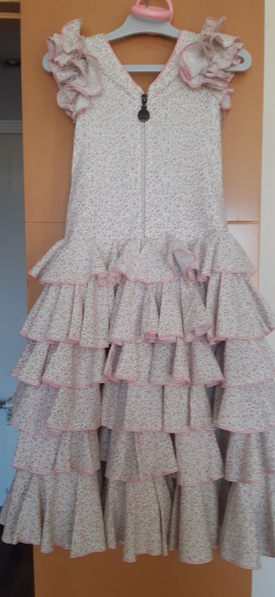 Traje de flamenca con mantón niña 3-5 años