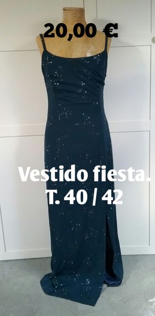 Vestido fiesta azul marino con lentejuelas.