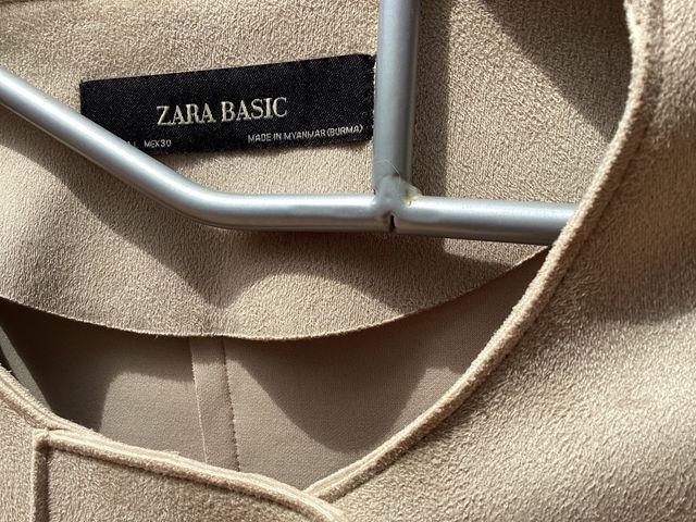 Cazadora blanca de Zara