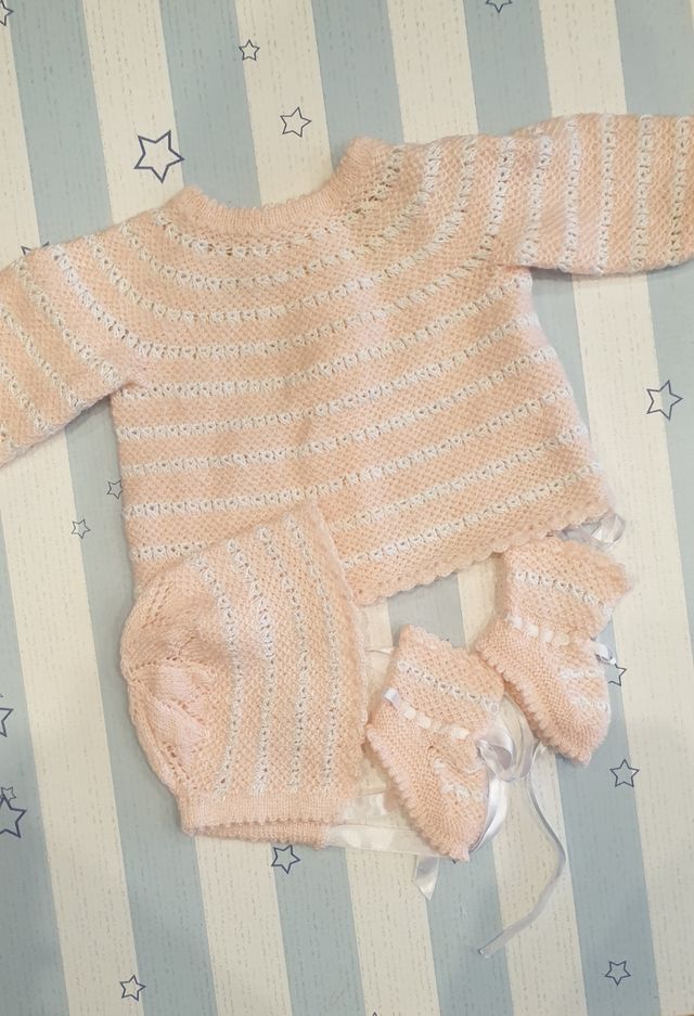 Conjunto recien nacido hecho a mano