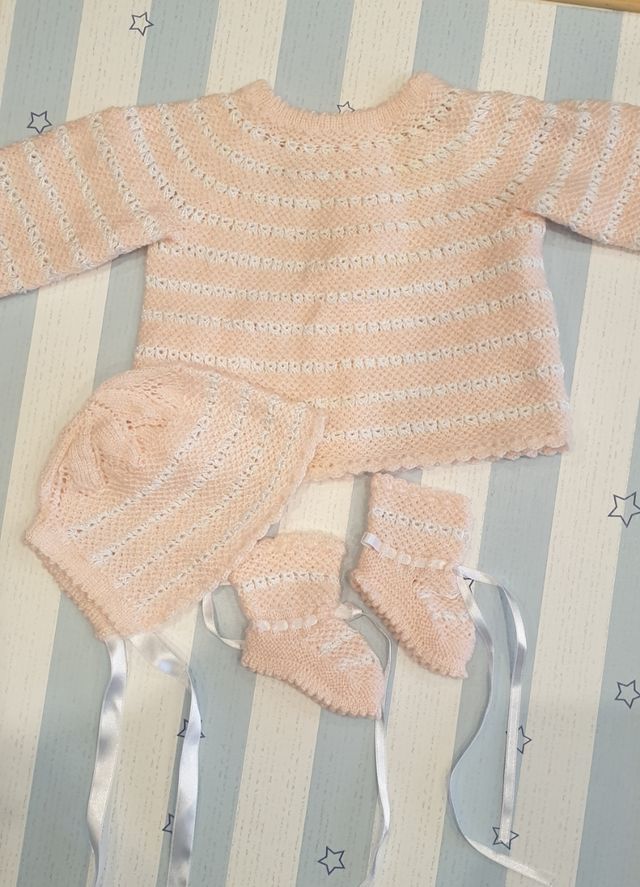 Conjunto recien nacido hecho a mano