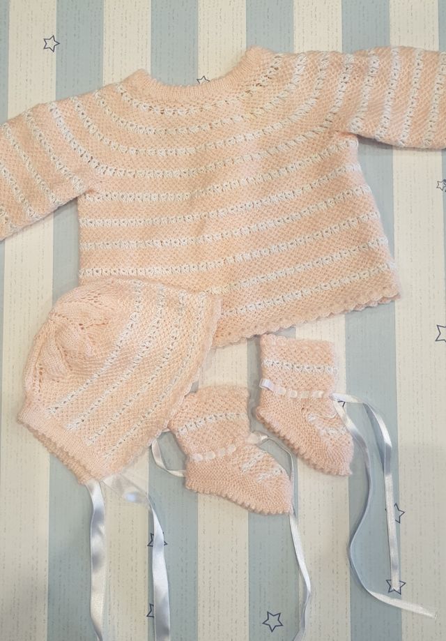 Conjunto recien nacido hecho a mano