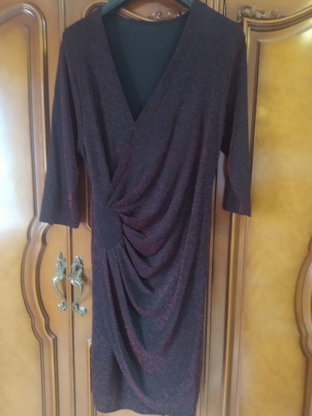 vestido color granate