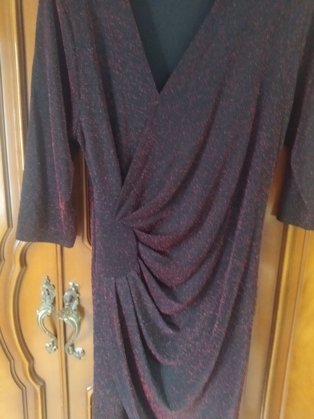 vestido color granate