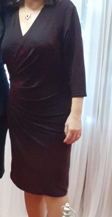 vestido color granate