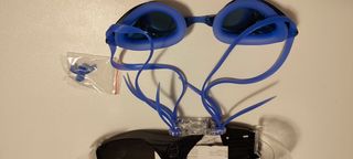 occhialini da nuoto