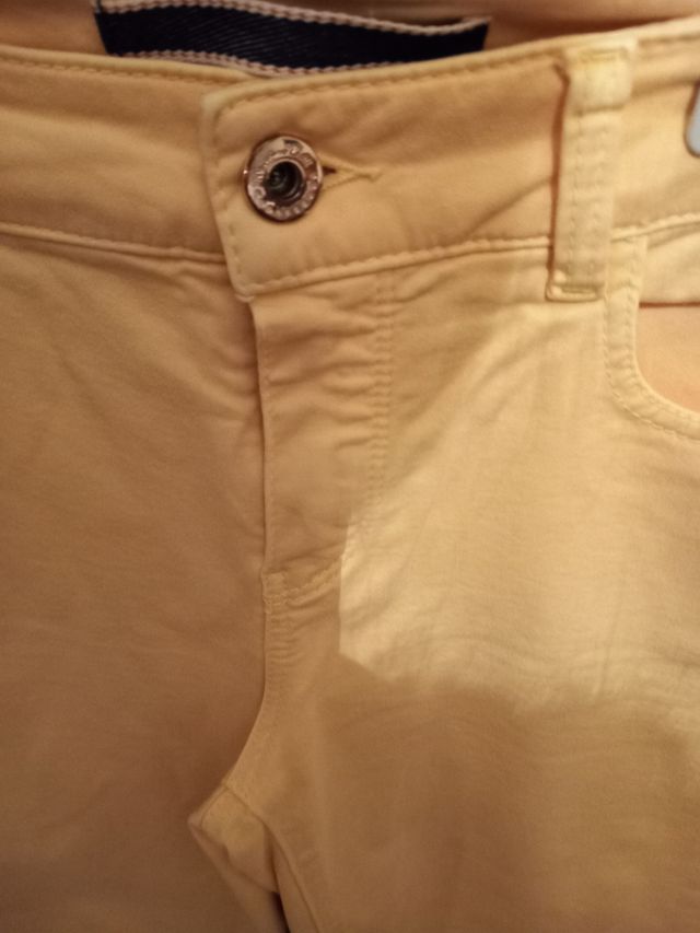 Pantalón de Massimo Dutti.Talla 36