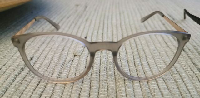 Occhiali da donna a due montature in perfette condizioni