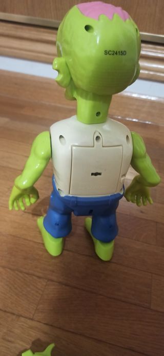 Muñeco invasión zombi