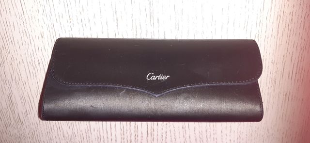 Estuche para gafas original.