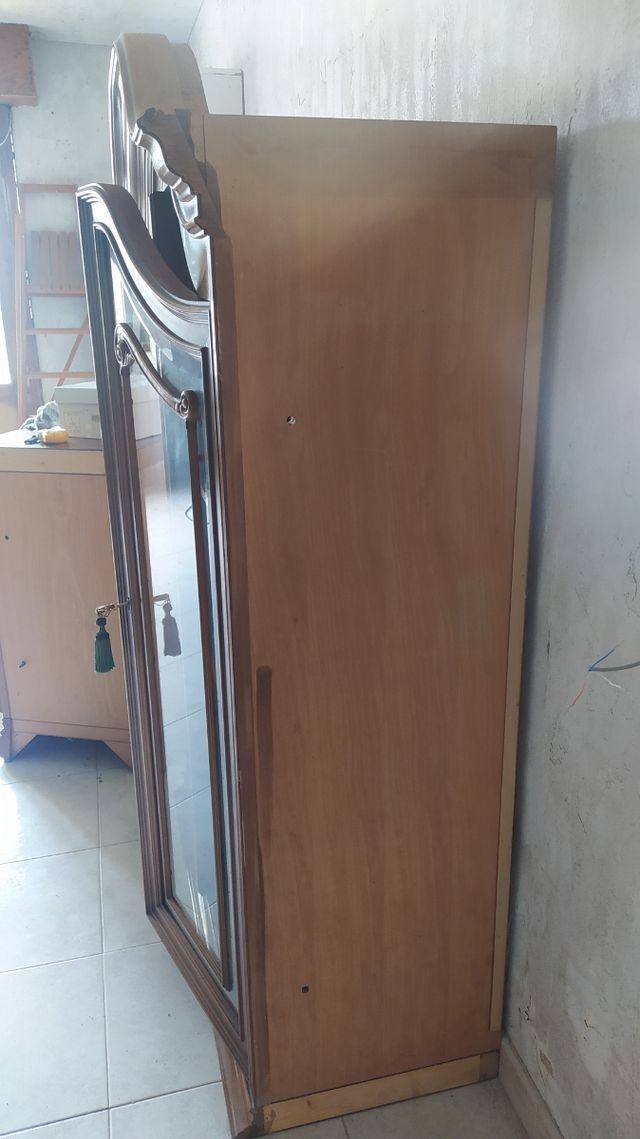 cassettiera con vetrinetta