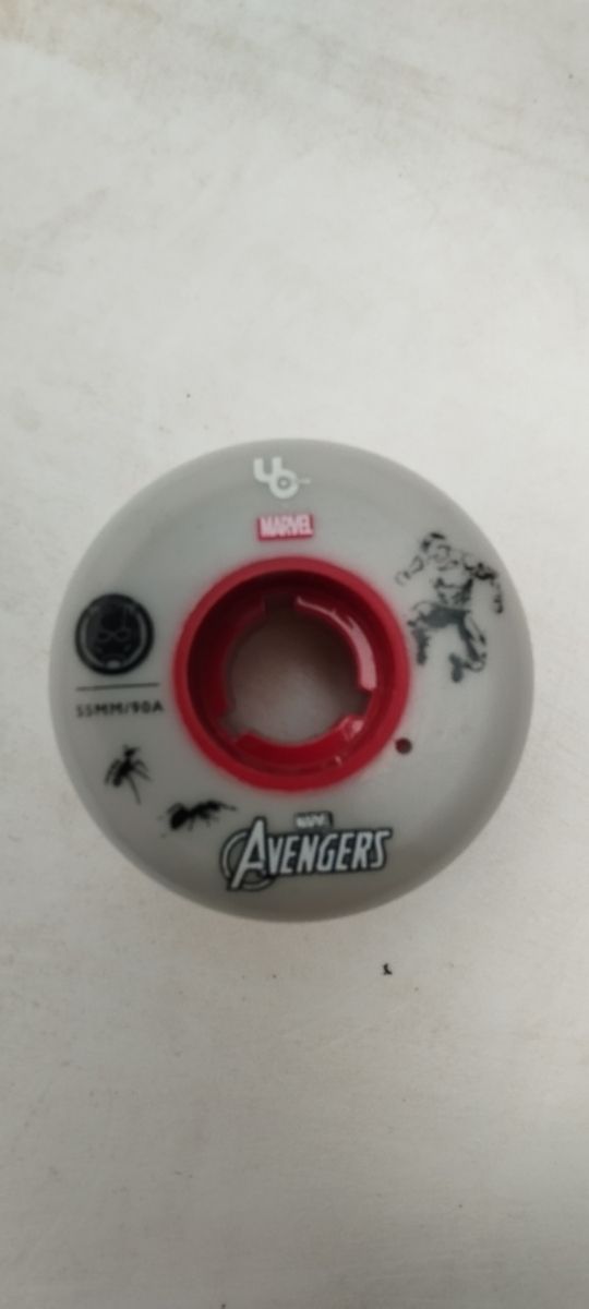 Patines ruedas undercover Avengers ,coleccionable