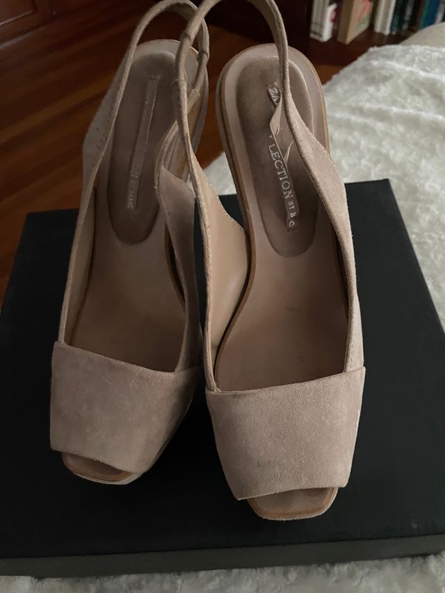 Sandalia de tacón de Zara