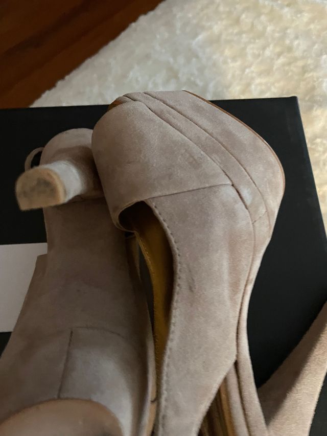 Sandalia de tacón de Zara