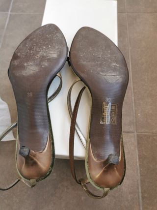 Sandalias de tacón bajo